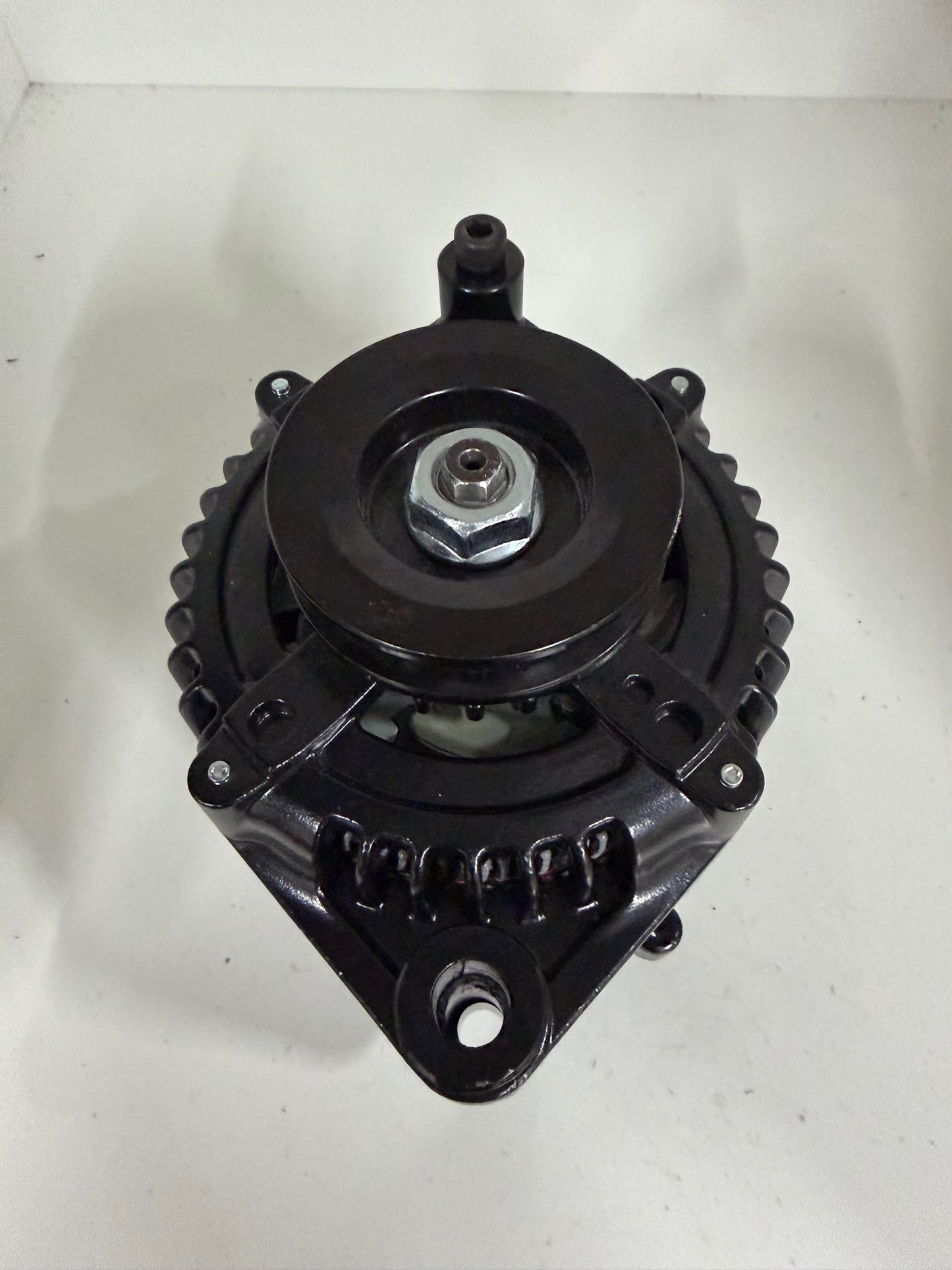 Alternator Ford/GM Applications High Output 160Amp Self Exciting Single wire connection. AEOAD253EB
